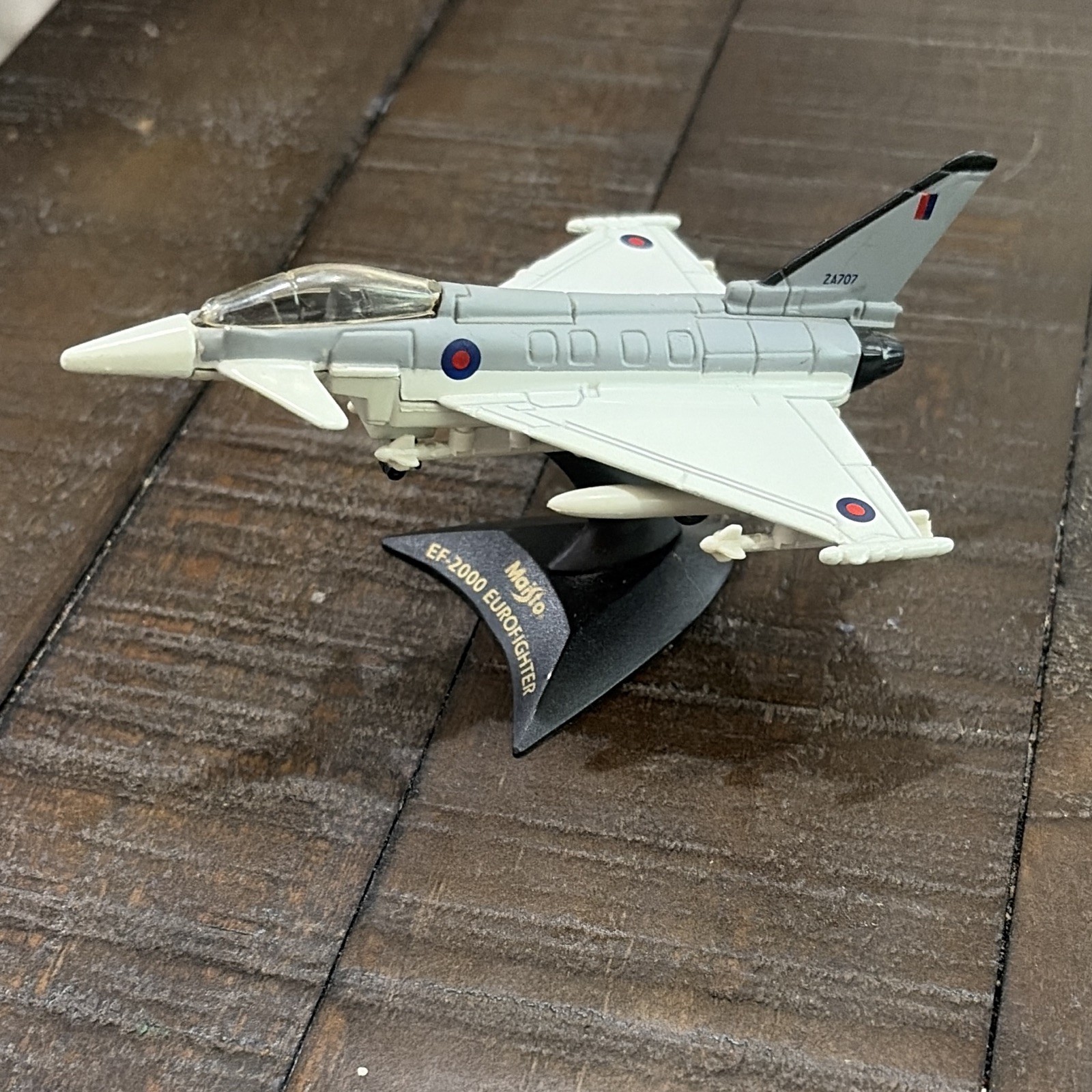 Maisto EF-2000 Eurofighter Diecast Military Airplane Model w/ Stand, Gray/White