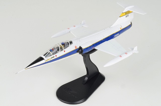 HA1048 Hobby Master TF-104G Starfighter 1/72 Model N825NA NASA Dryden Flight
