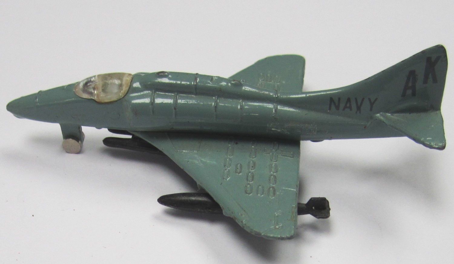 Douglas A-4E Skyhawk Attack Plane Jet Diecast Model Dyna-Flites A130 Zee Toys