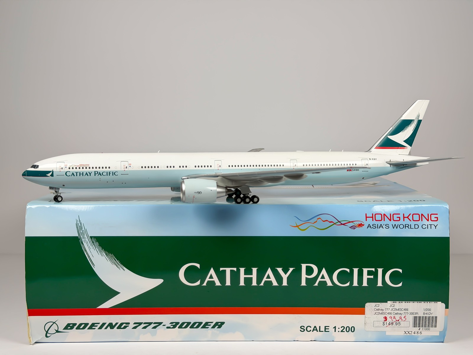 Cathay Pacific Boeing 777-300ER 1:200 JC Wings B-KQY (XX2486)