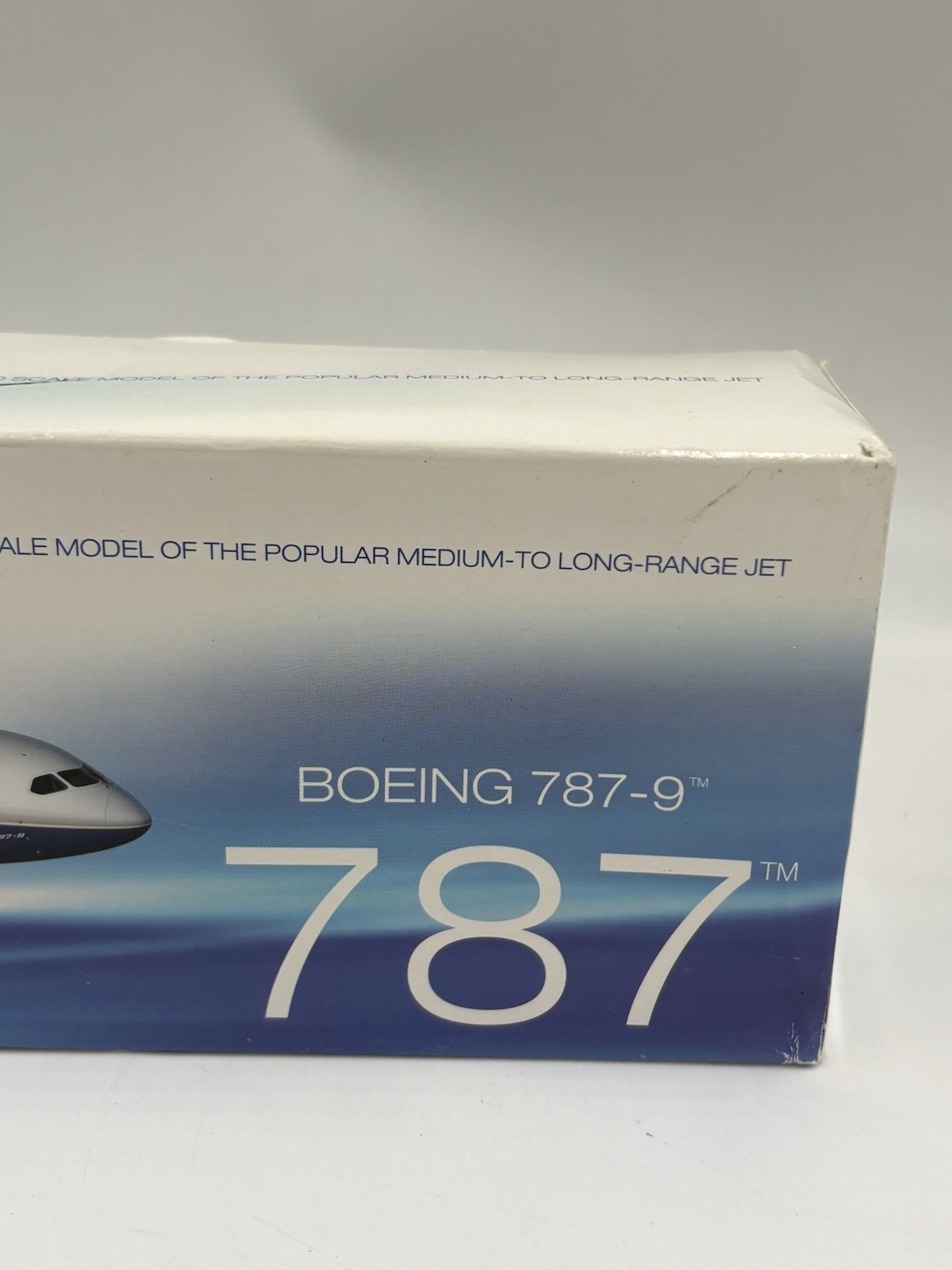 Boeing 787-9 Dreamliner 1/200 Scale Model New In Box Officially Licensed Product