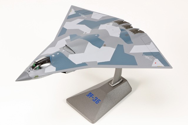 A00319 Air Force 1 J-36 1/144 Model PLAAF