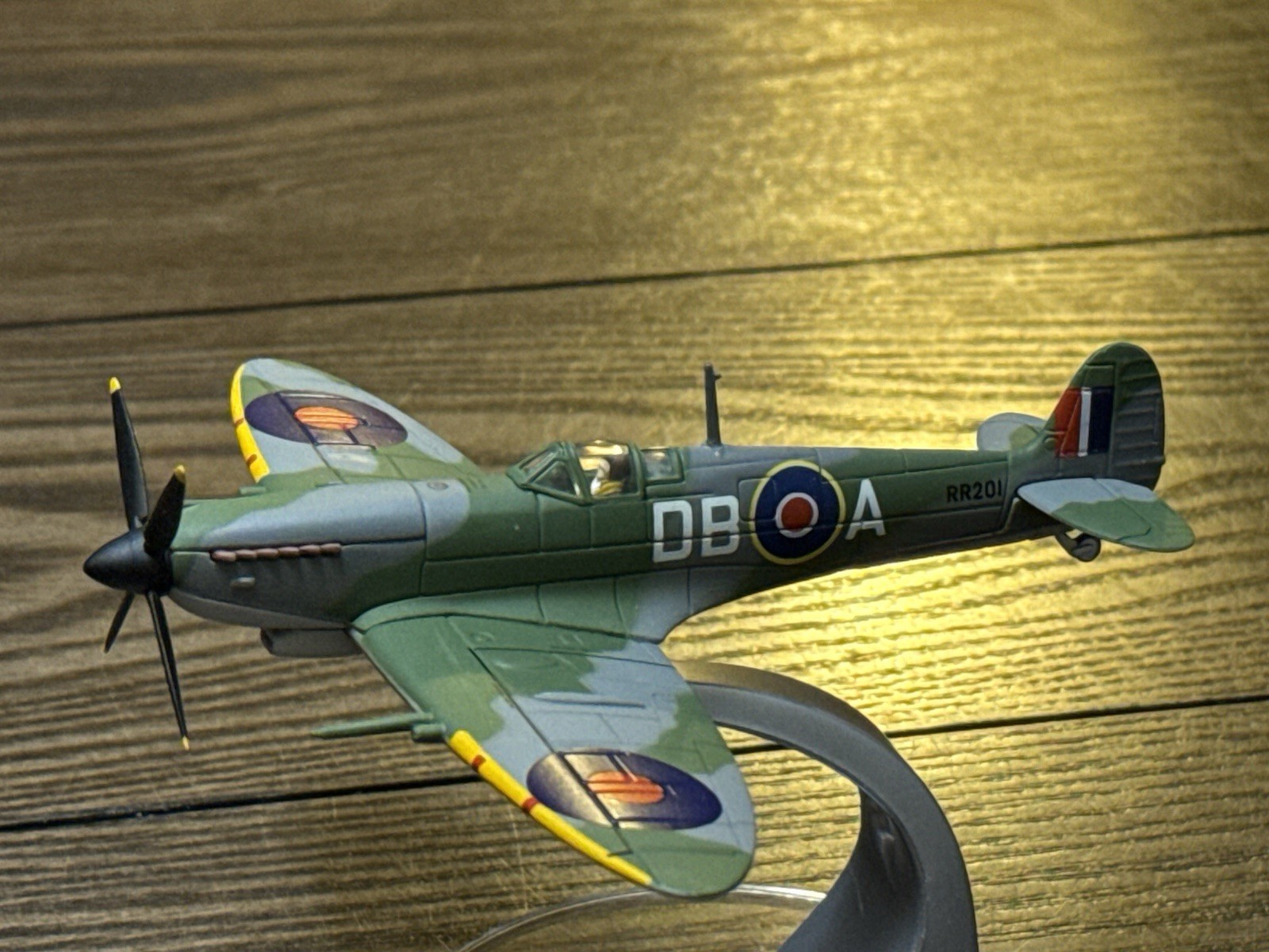 Corgi AA31925 Supermarine Spitfire LFIXE, Dick Audet, 411 SQN, Holland 1944 NIB