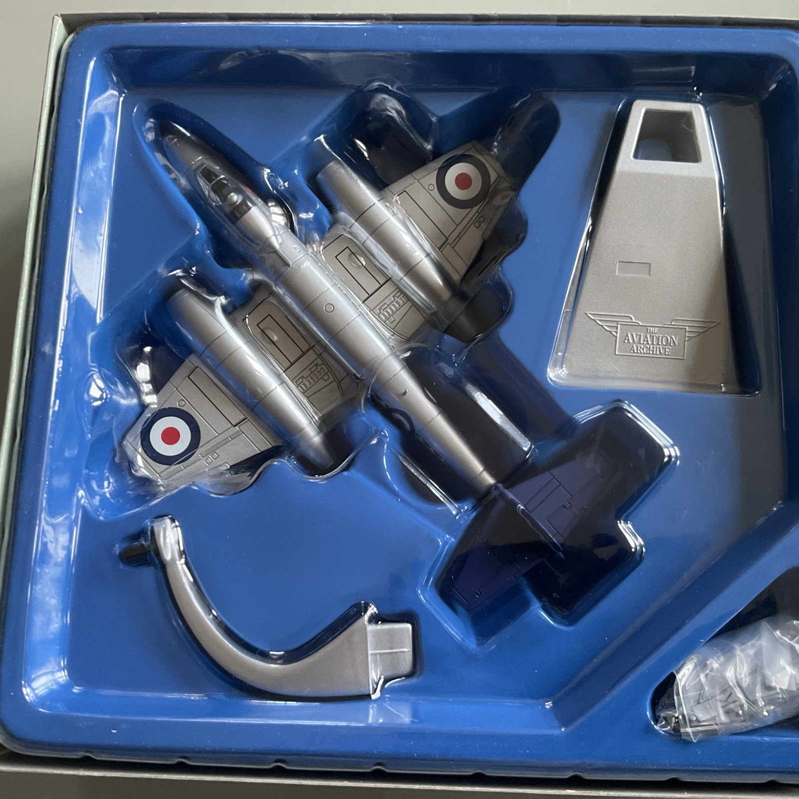 Corgi Aviation Archive AA35001 Gloster Meteor F.Mk8 Scale 1.72 Scale.
