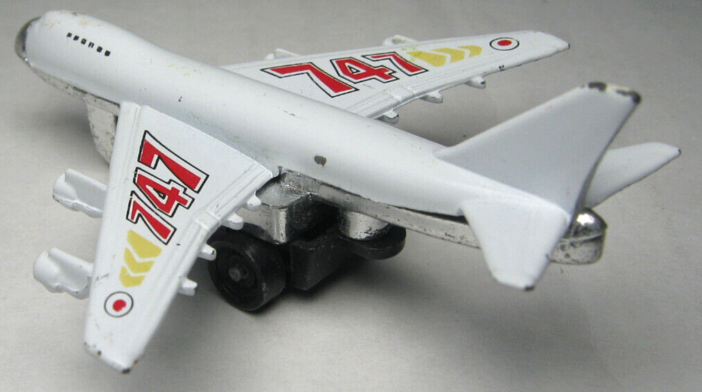 BOEING 747 WHITE 3″ DIECAST JET AIRPLANE WITH RED & YELLOW MADE IN CHINA