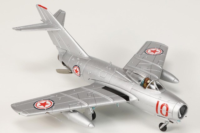 Hobby Master 1/72 MiG-15 Fagot Red 10 CPVAF