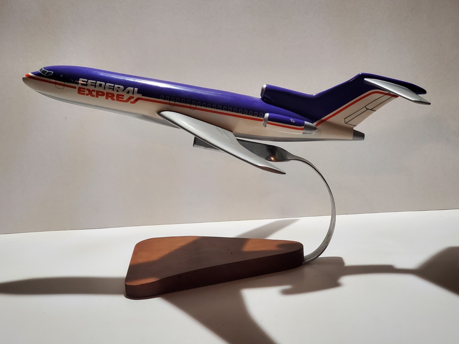 1980’s Federal Express Boeing 727-200F 1:100 Scale Fed Ex Wood Model Plane