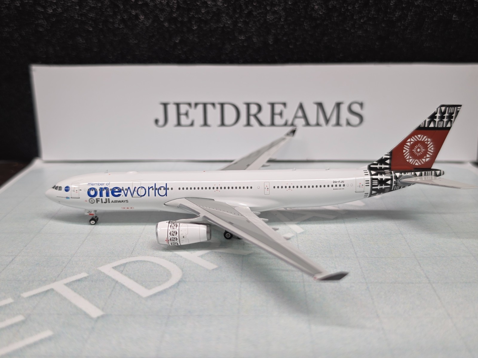 1/400 FIJI AIRWAYS AIRBUS A330-200 ONE WORLD COLORS DQ-FJU PHOENIX