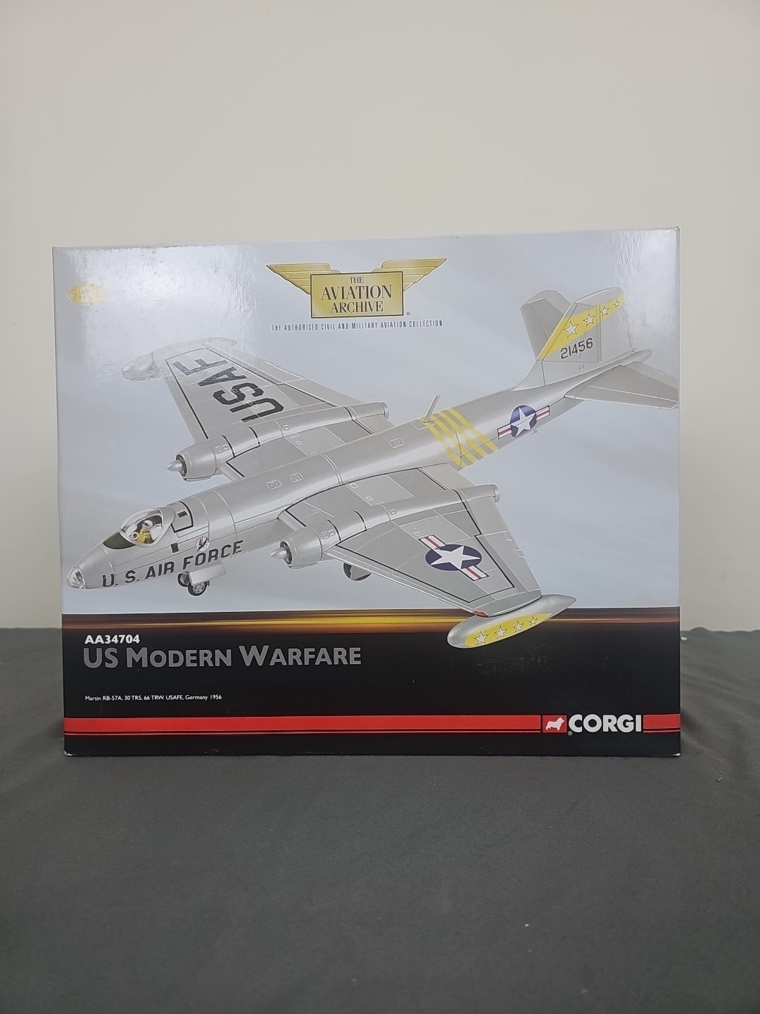 Corgi Martin RB-57A USAF 1956 1:72 Diecast Model Aviation Archive AA34704 NIB