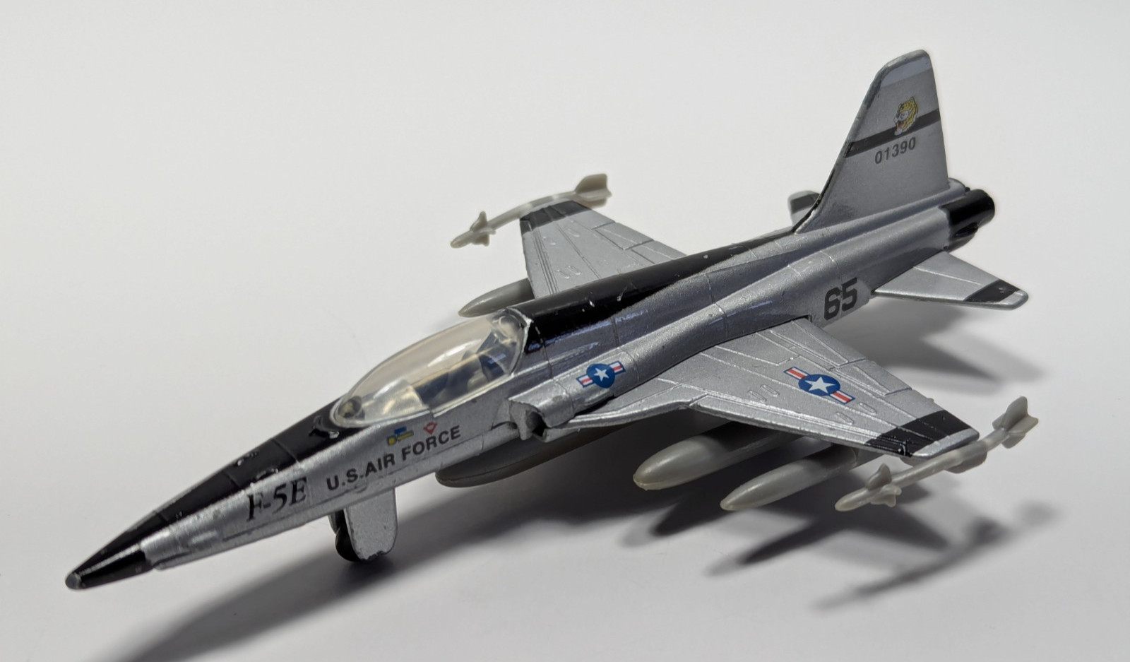 Silver F-5E Tiger II Fighter Jet Diecast Metal US Air Force no. 63102