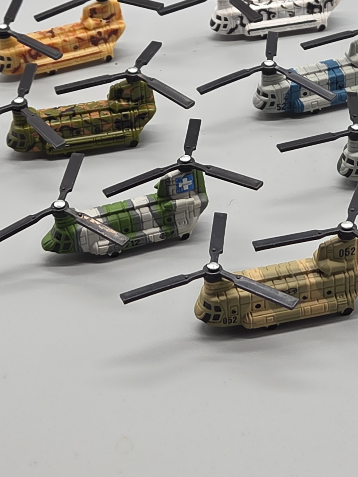 Hot Wheels Planet Micro CH-47 Chinook Transport Helicopter Military Lot Of 7