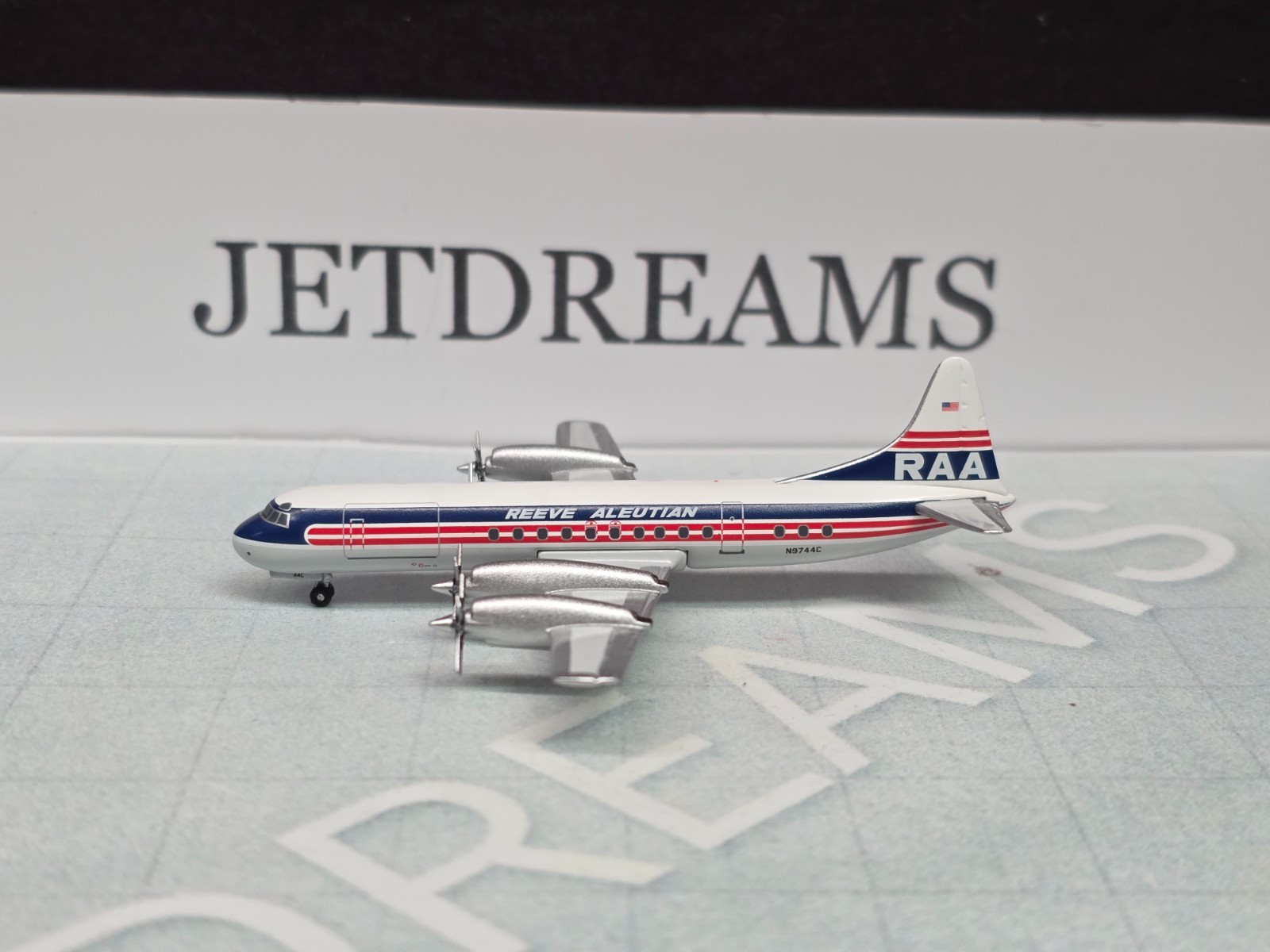 1/400 REEVE ALEUTIAN LOCKHEED L-188 / 188C 1970’S COLORS N9744C AEROCLASSICS