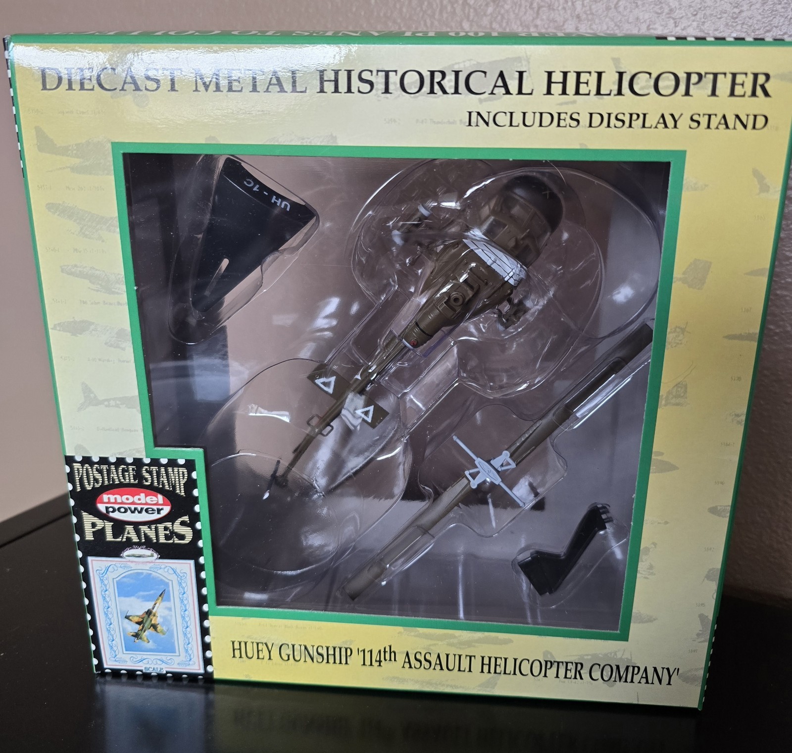 Model Power Postage Stamp Planes NO 5601-1 Huey Gunship Assault Helicopter 1/100