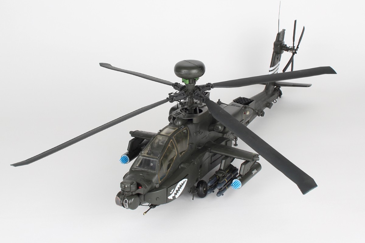 Agora Models 1:24 AH-64D Apache Longbow Helicopter. Full boxed kit.