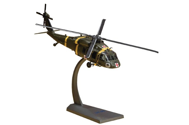 A00099B Air Force 1 UH-60A Black Hawk 1/72 Model US Army 377th Medical Co
