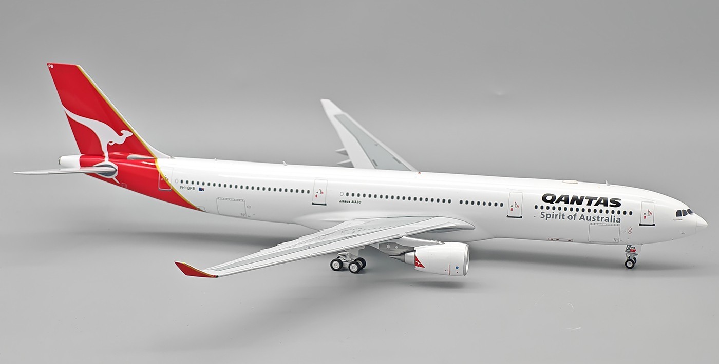 Qantas / Airbus A330-300 / VH-QPB / IF333QF1025 / 1:200
