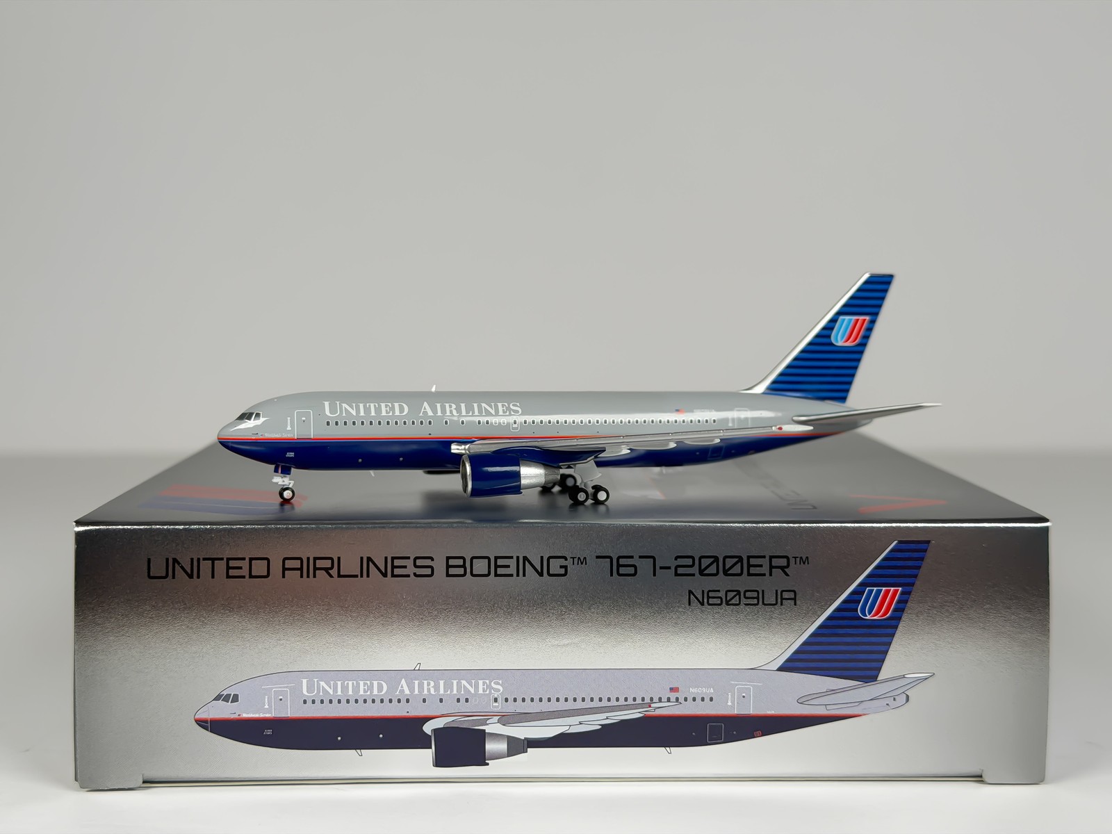 United Airlines Boeing 767-200ER 1:400 V1/400 N609UA (400020)
