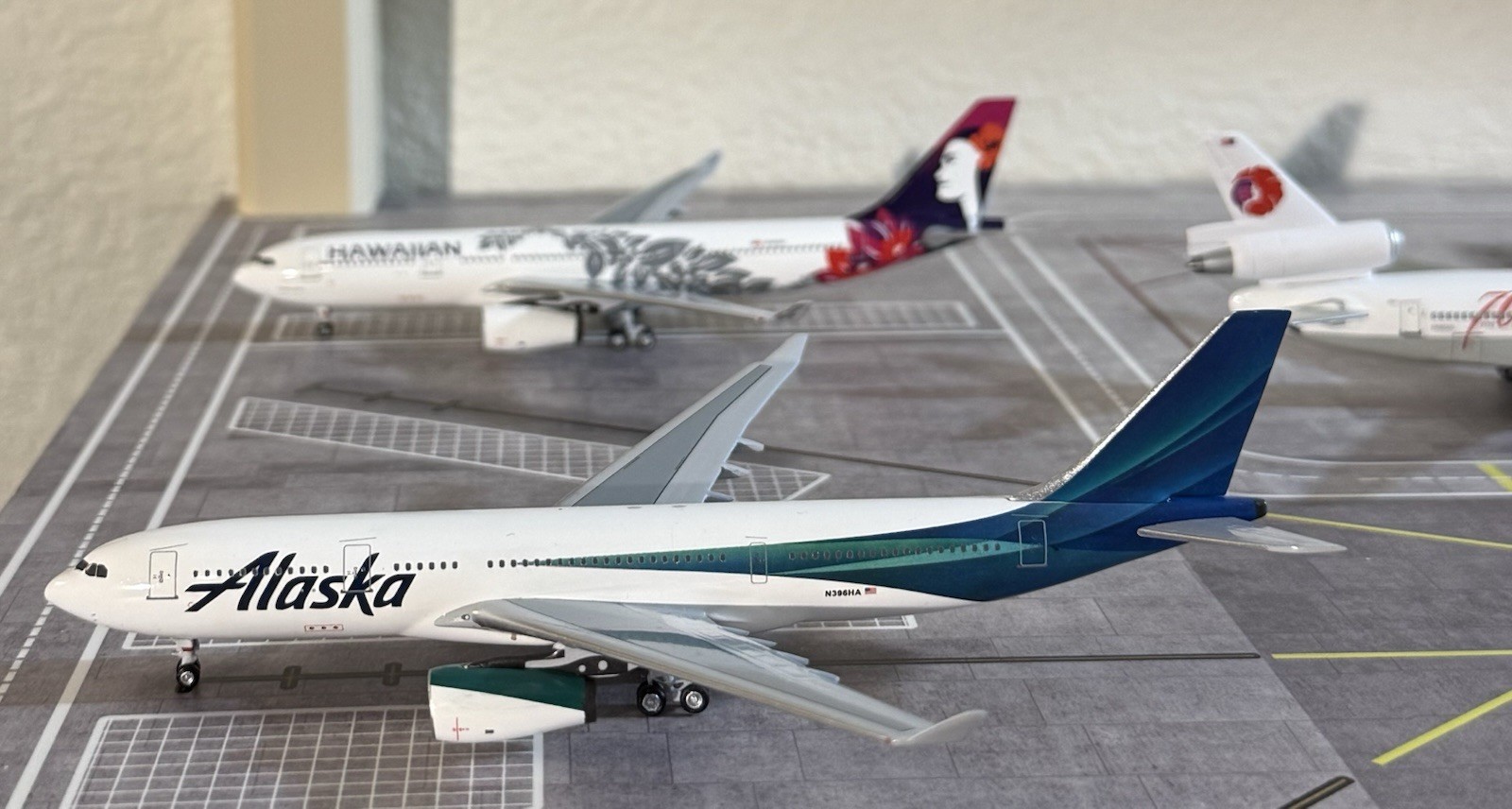 ALASKA AIRLINES Airbus A330-200 New Wide-body Colors AeroClassics 1/400