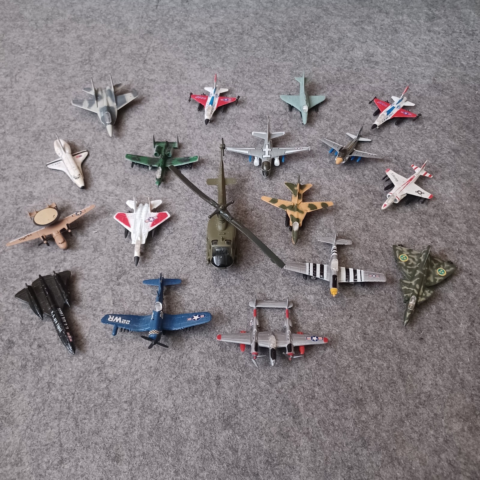 Vtg Diecast Military Plane Aircraft Lot Of 17 Maisto Zylmex 1 ERTL Helicopter