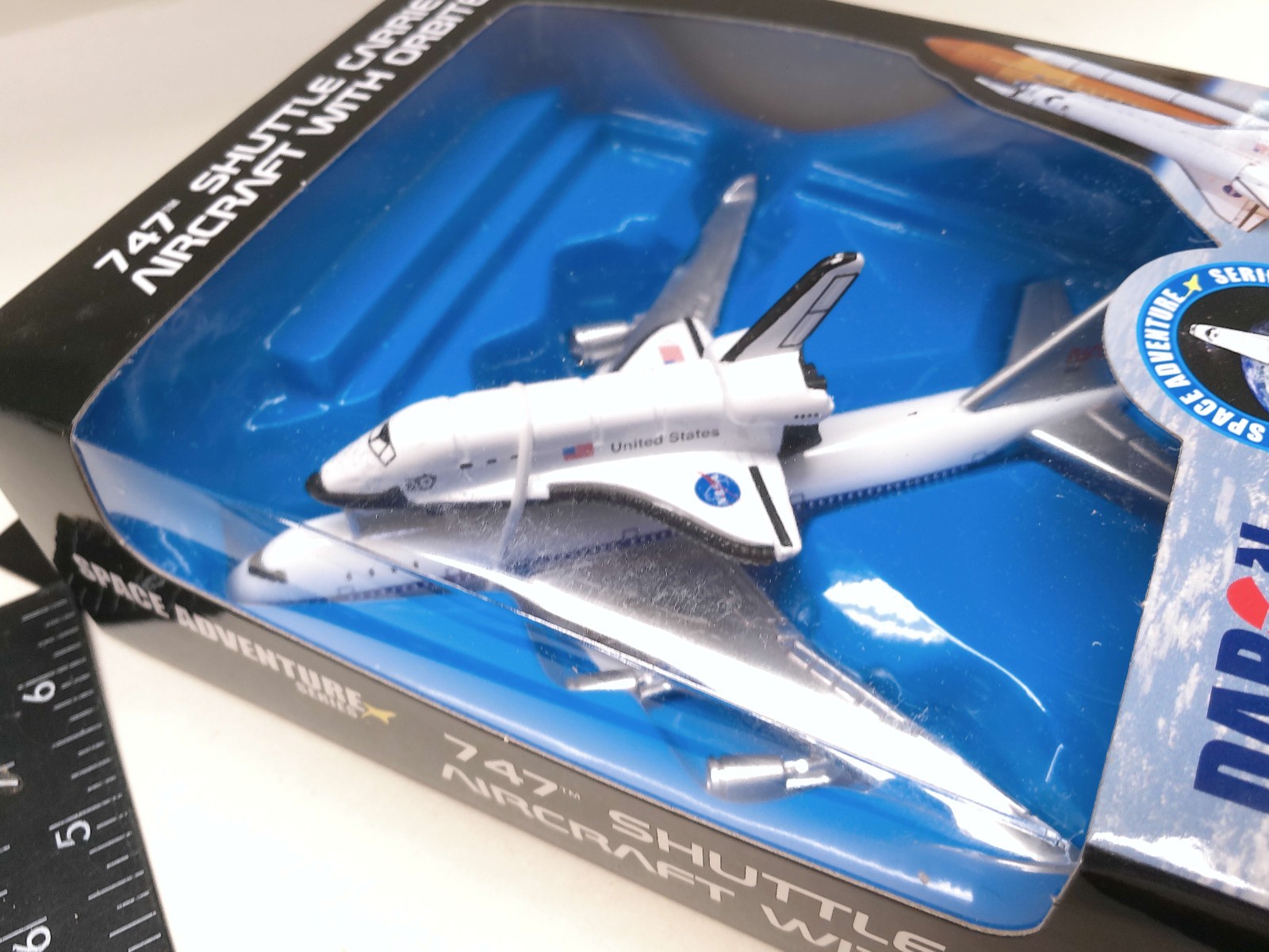 Boeing 747 Shuttle Carrier Orbiter Space Adventur NASA Diecast Daron RT38142 NEW