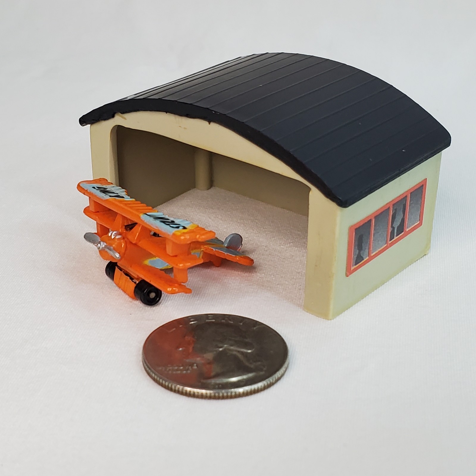 Micro Machine Flight School Building Hangar & Tri-Plane Aircraft Stunt King