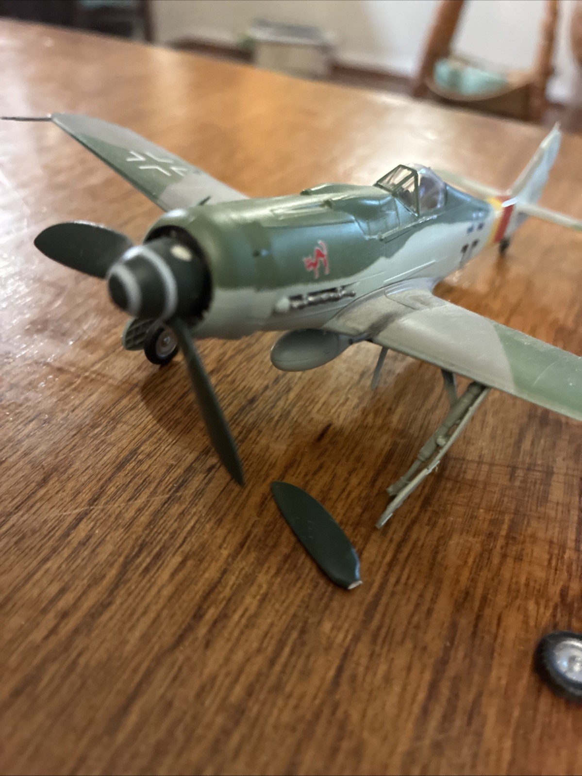 Easy Model 1:72 Fw 190D Luftwaffe, Needs Minor Repairs