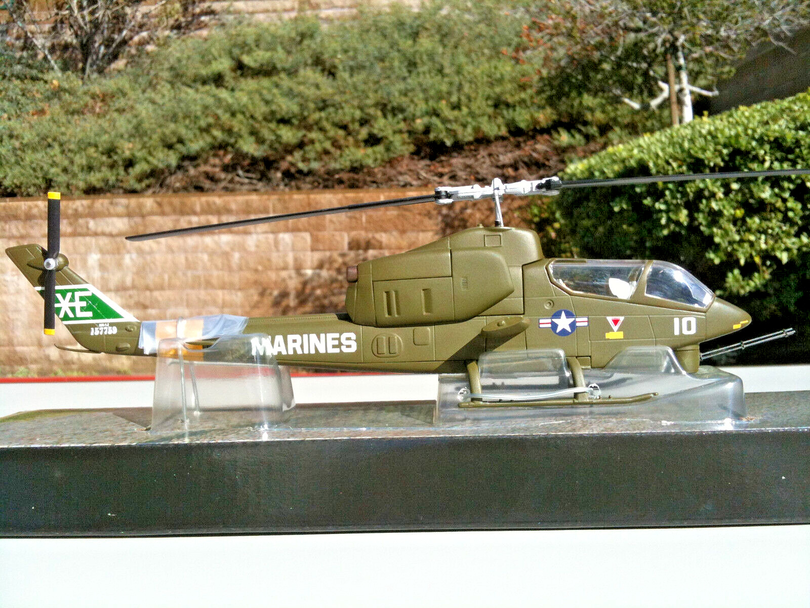 Corgi Bell AH-1H Cobra Attack Helicopter USMC VX-5 Vampires, Vietnam 1:48 Scale