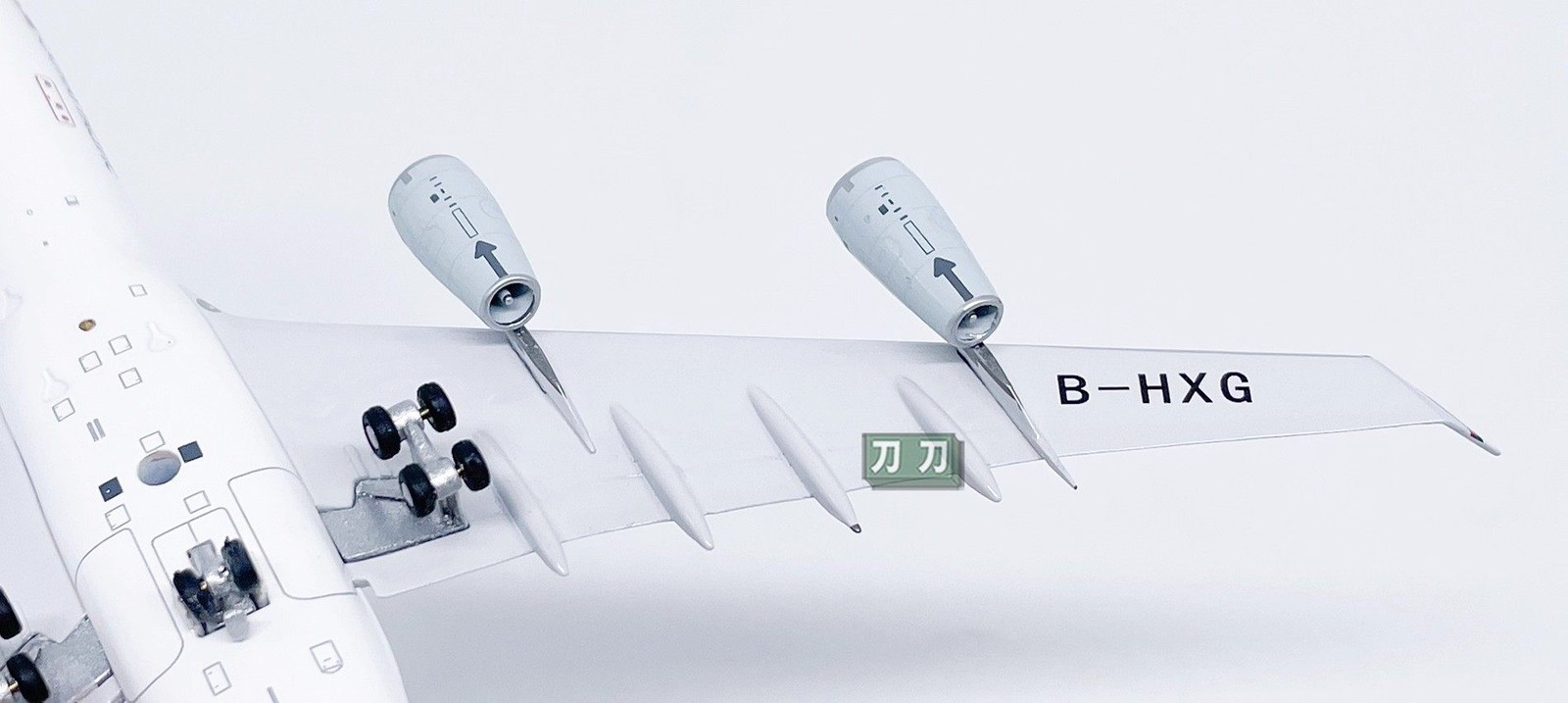 1:400 Aviation Cathay Pacific A340-300 B-HXG​ Airplane Diecast Aircraft Model