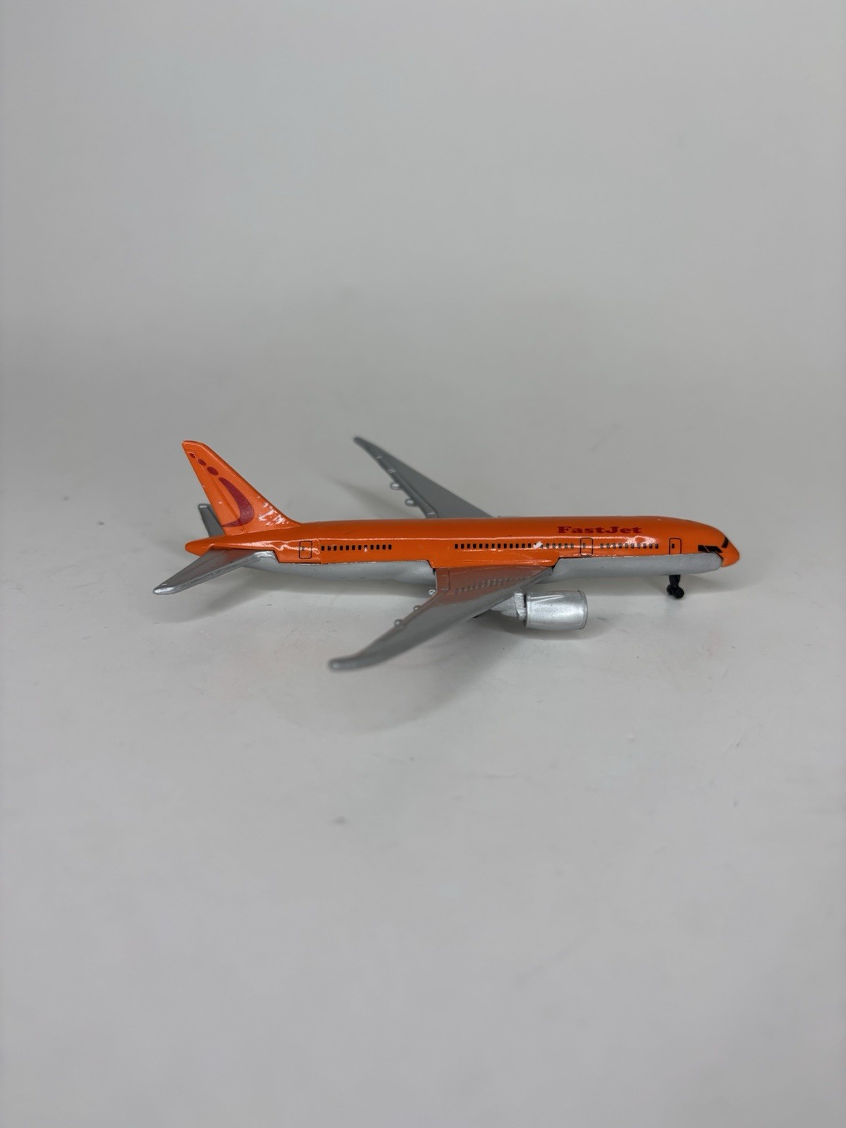 Boeing 787-8 American Plane Airliner Model Toy Orange Diecast Maisto 4.5”