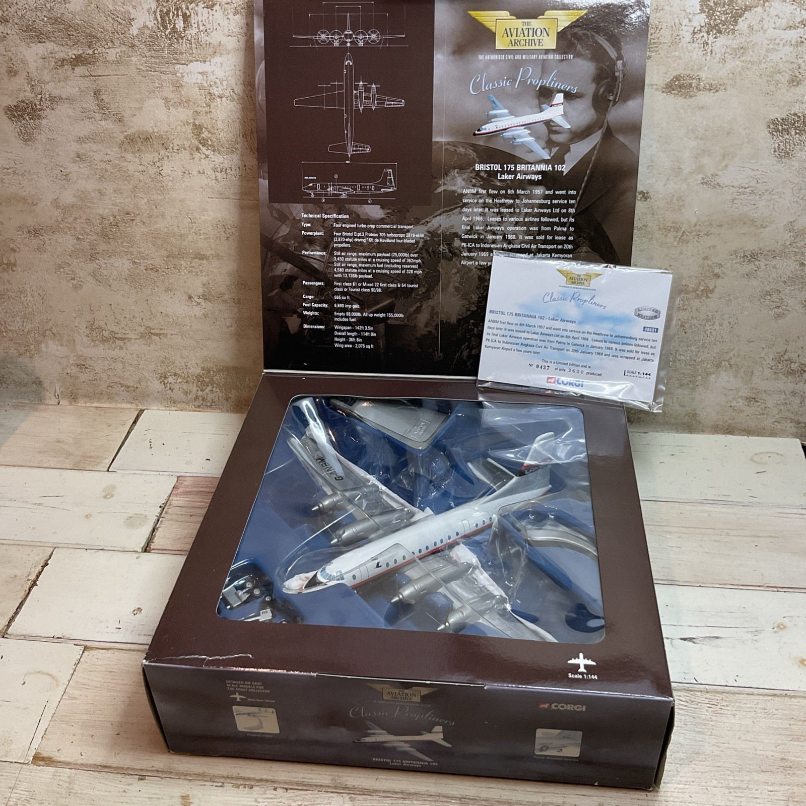 CORGI THE AVIATION ARCHIVE #48601 BRISTOL 175 BRITANNIA 102 LAKER AIRWAYS, 1:144