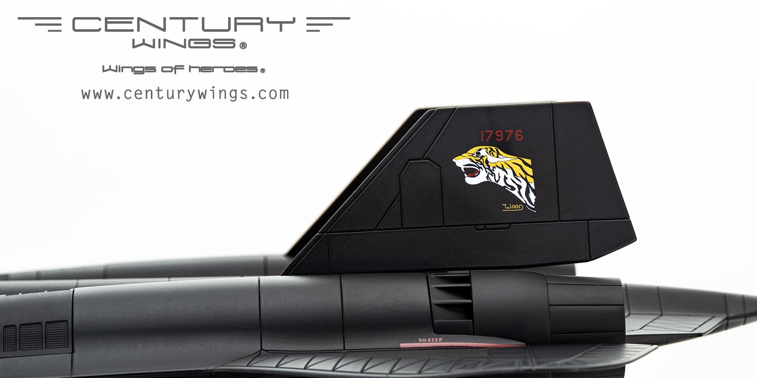 CENTURY WINGS 1/72 CW001647 SR-71 BLACKBIRD U.S.A.F 9TH SRW WRIGHT-PATTERSON AFB