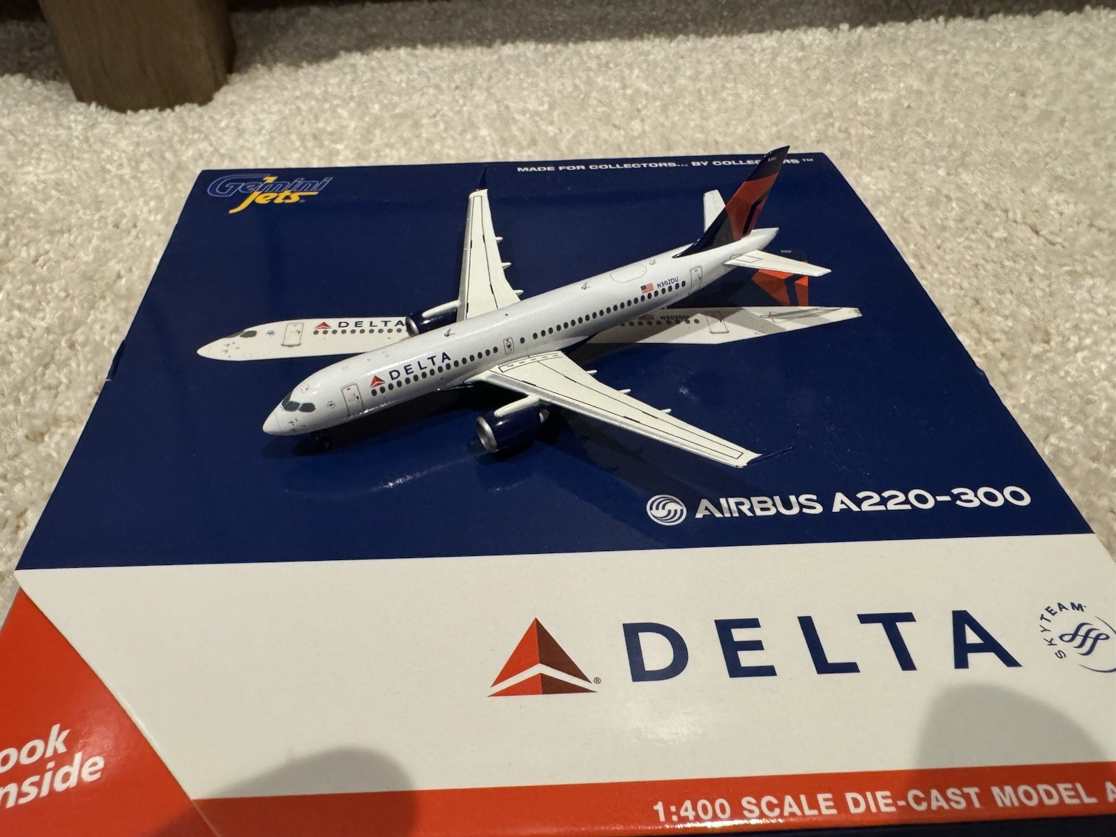 Delta Airbus A220-100 N103DU Gemini Jets GJDAL2099 1:400 Scale
