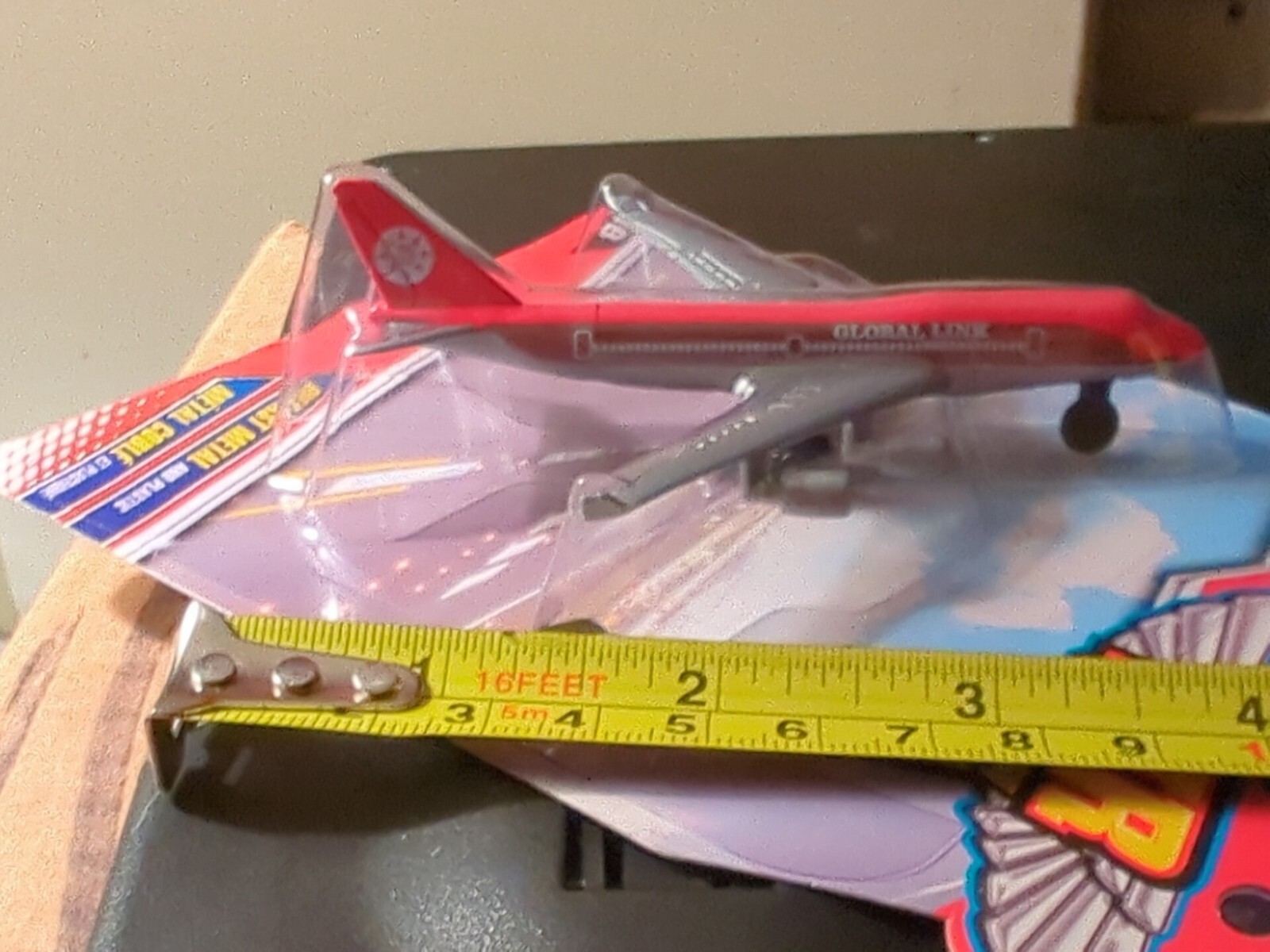 STUNNING GLOBE LINK 4″ LONG AIRPLANE BY AIR POWER NEW ON CARD W/ LANDING GEAR