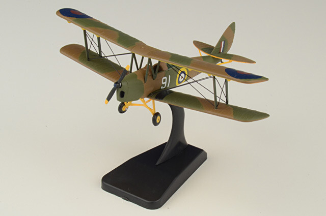 AV72-21003 Aviation 72 Tiger Moth 1/72 Model T6818 RAF