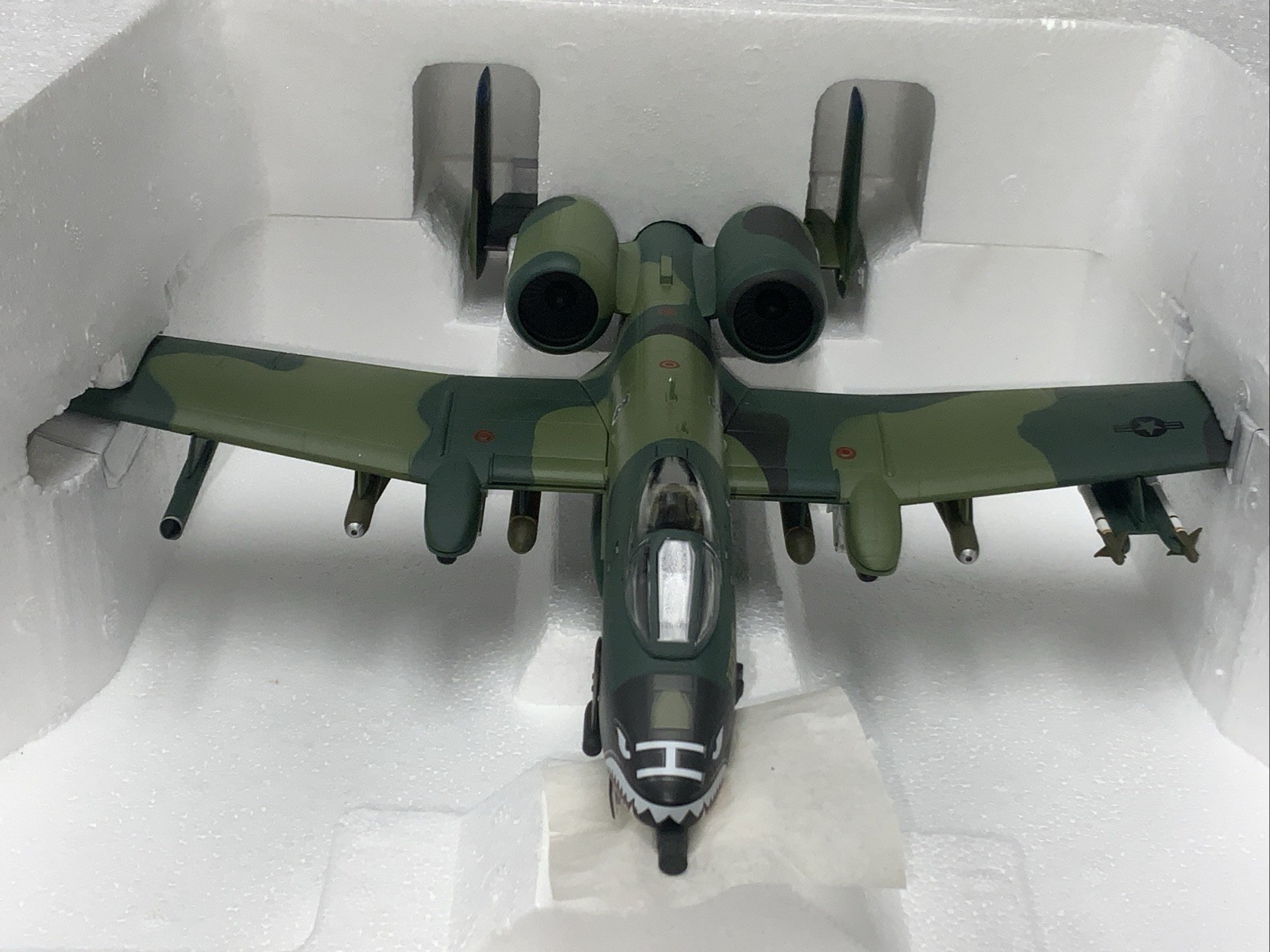Franklin Mint Armour Collection A10 WARTHOG USAF AIR FORCE B11 B921