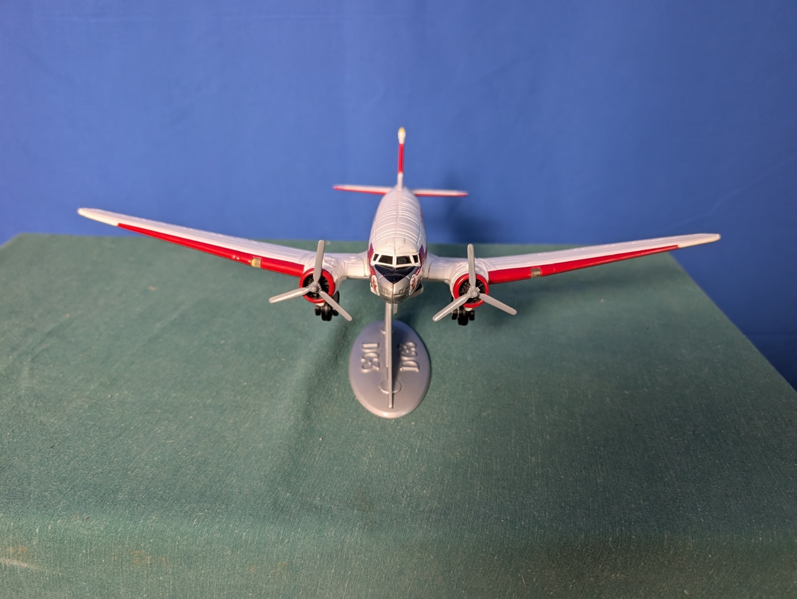 2003 Ertl Texaco Gooney Bird Douglas DC-3C Diecast Metal Replica Airplane