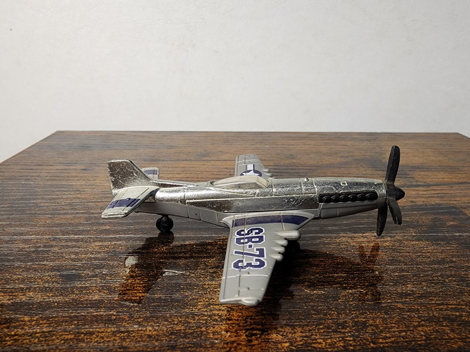 Matchbox 2007 Sky Busters STUNT PLANE SB-73 Die-cast Propeller Aircraft Silver