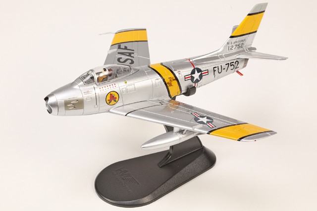 HA4328 Hobby Master F-86E Sabre 1/72 Model #51-2752 USAF 4th FIG, 334th FIS