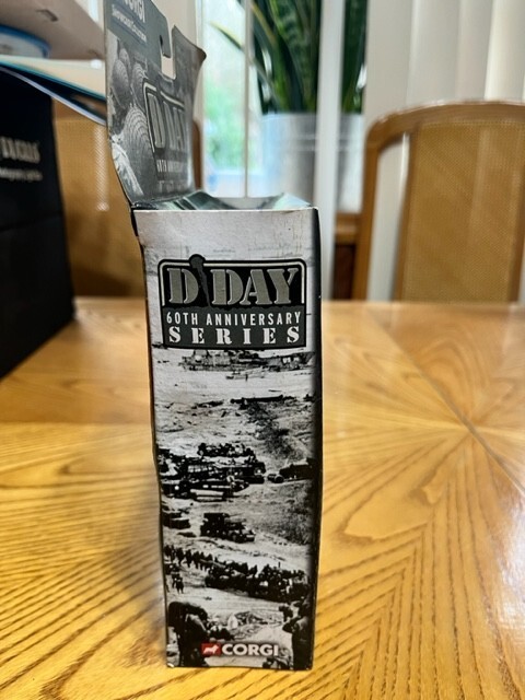 CORGI SHOWCASE COLLECTION D-DAY 60TH ANNIVERSARY SERIES OMAHA BEACH SET #3