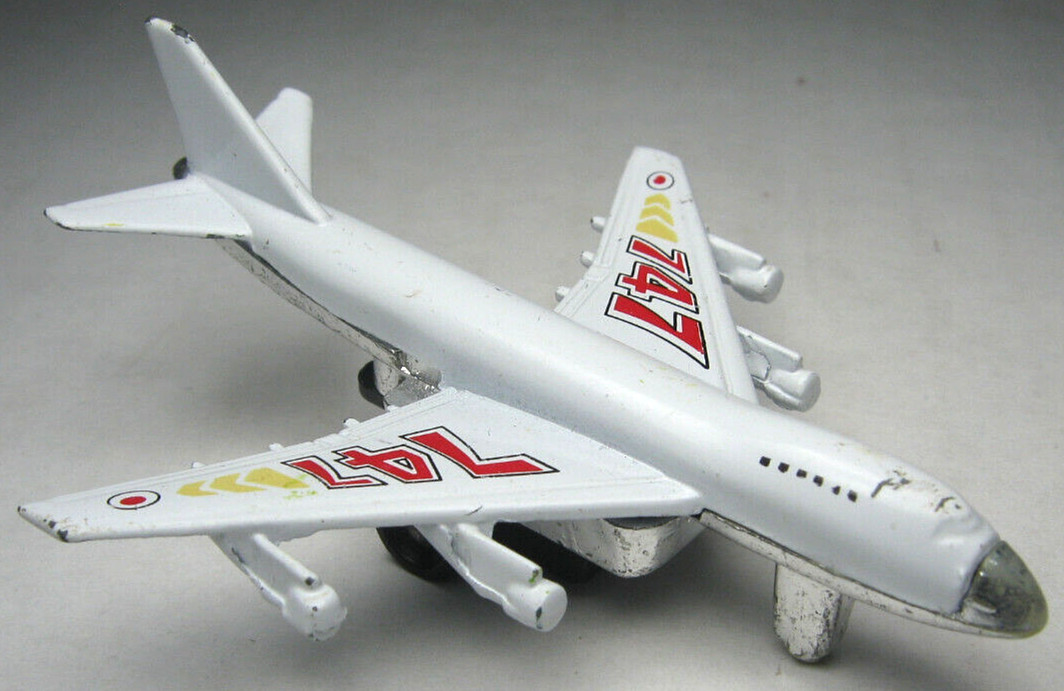 BOEING 747 WHITE 3″ DIECAST JET AIRPLANE WITH RED & YELLOW MADE IN CHINA