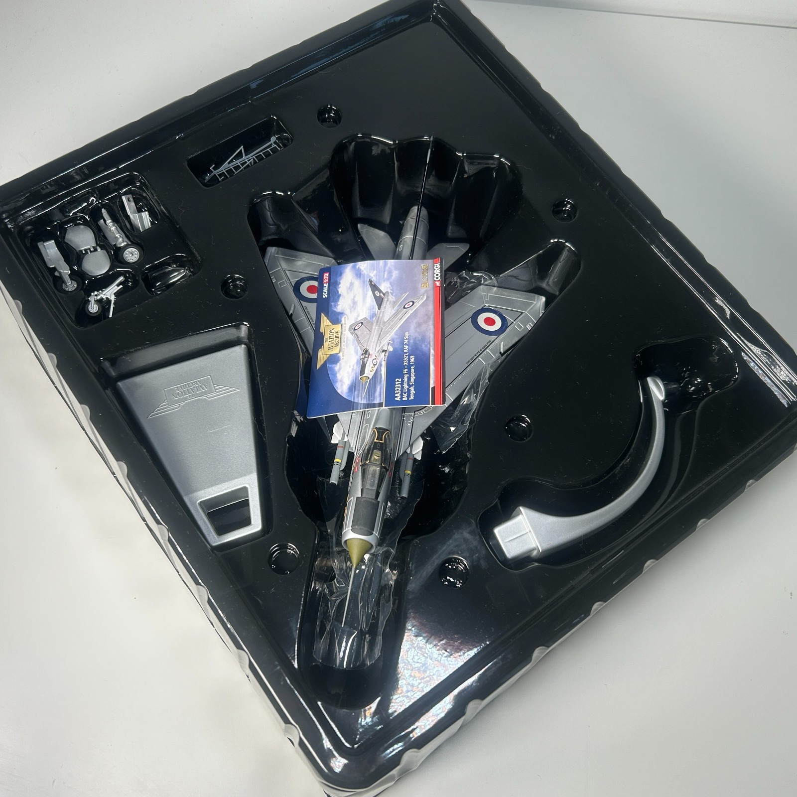 Corgi 1/72 AA32312 – BAC Lightning F6 – XS921, RAF 74 Sqn Tengah, Singapore 1969