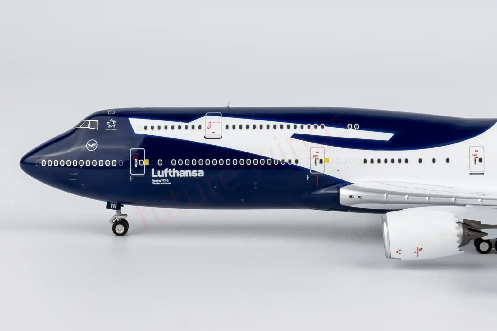 1:400 NG Models NG78046 Lufthansa Airlines B747-8i D-ABYN+Free Tractor