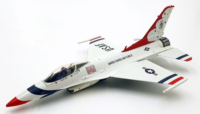 Gemini Aces 1/72 Scale GAUSA5001 – F-16 Fighting Falcon USAF Thunderbirds