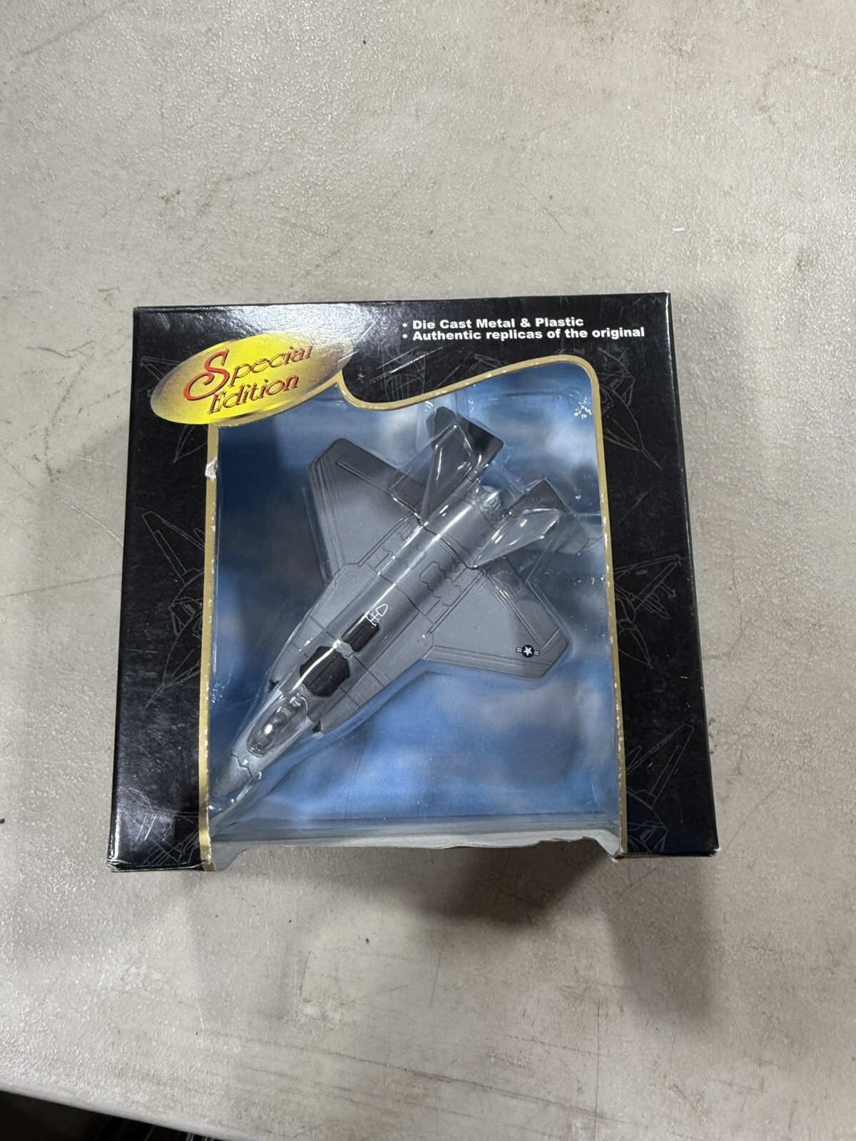 2001 Maisto Special Edition F-35 lighting D2