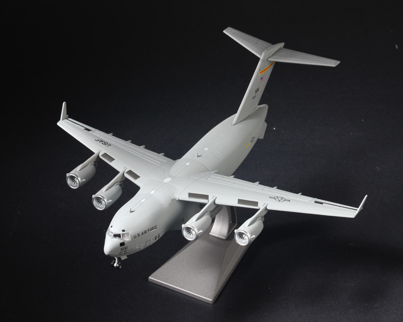 WLTK USAF C-17 Globemaster III Military Transport Aircraft 1/200 Model US SHIP