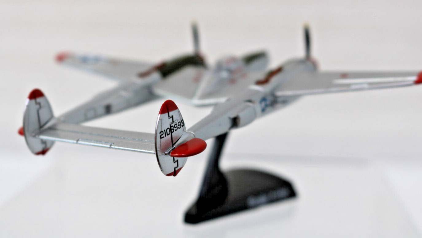 USAAF P-38J Lightning Lockheed Fighter 1:115 PS5362-3 Daron Same Day Shipping