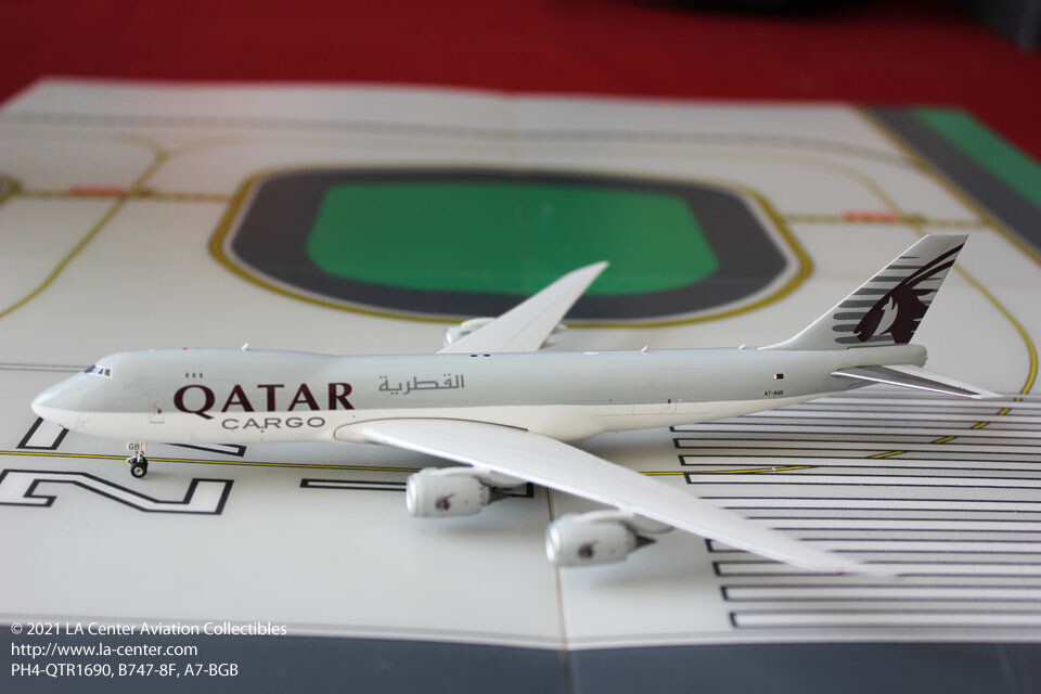Phoenix Models Qatar Cargo Boeing 747-8F Current Color Diecast Model 1:400