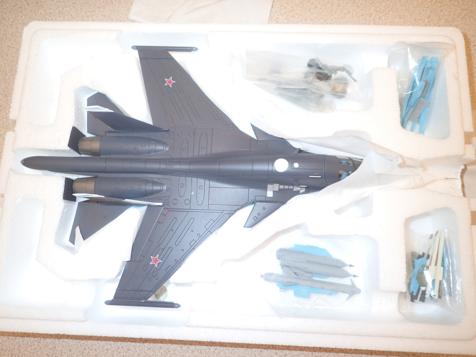 Hobbymaster HA6302B SU-34 Fullback Fighter Bomber Red 26 Syria 2015 Untouched