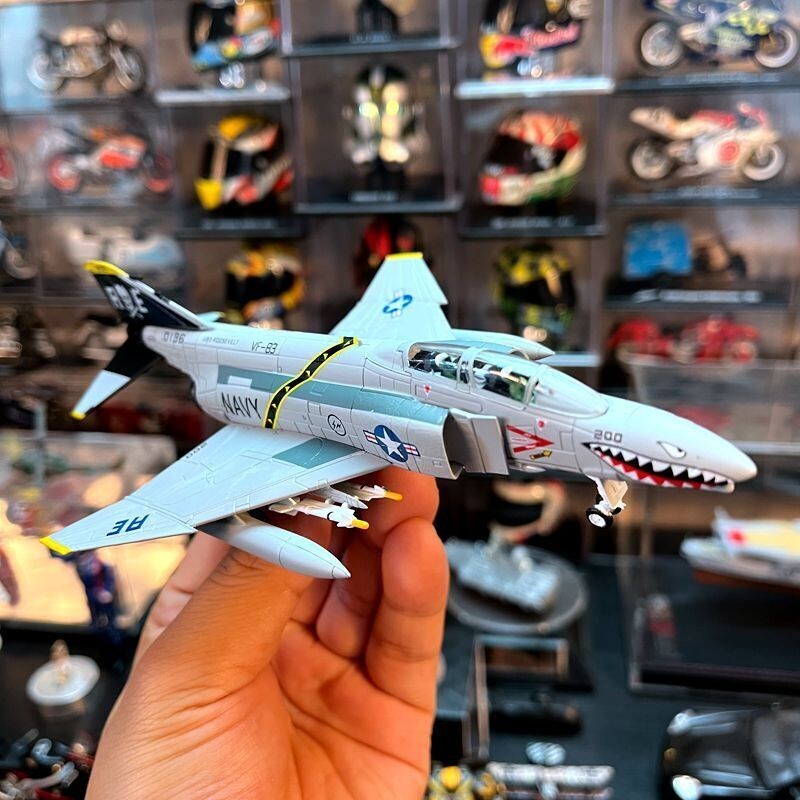 1:100 McDonnell Douglas F-4C Fighter Aircraft Model Diecast Military Collection