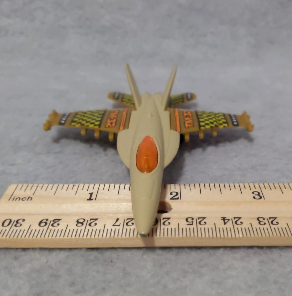 Matchbox Sky Busters BOEING F/A-18 SUPER HORNET Color Gold